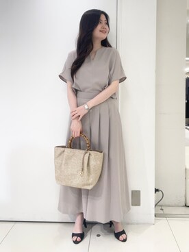 「UNTITLED（アンタイトル）の【UV/接触冷感/セットアップ可】リラクシーキーVネックブラウス（シャツ/ブラウス、ベージュ系）」を使った、moeさん（レディース・158cm）の夏コーディネート