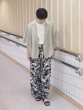 「COUP DE CHANCE（クードシャンス）の【接触冷感/抗菌防臭/消臭/UVカット】半袖ロゴTシャツ（Tシャツ/カットソー、ホワイト系）」を使った、tomoさん（レディース・153cm）の夏コーディネート