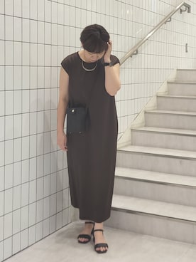 「COUP DE CHANCE（クードシャンス）の【手洗い可／セットアップ可】ノースリーブロングワンピース（ワンピース、ブラウン系）」を使った、tomoさん（レディース・153cm）の夏コーディネート