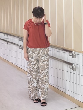 「COUP DE CHANCE（クードシャンス）の【手洗い可／日本製】フレンチスリーブトップス（Tシャツ/カットソー、レッド系）」を使った、tomoさん（レディース・153cm）の夏コーディネート