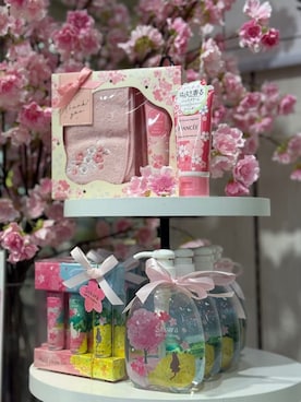 「アイテム（スキンケア）」を使った、idkさん（レディース・158cm）の春コーディネート