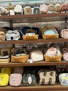 「アイテム（ポーチ、ベージュ系）」を使った、idkさん（レディース・158cm）の春コーディネート