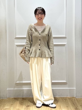 「A part by（アパートバイ）のスラックスコクーンボリュームパンツ（スラックス、ホワイト系）」を使った、tutuememさん（レディース）の春コーディネート