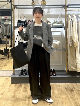 「A part by（アパートバイ）のスラックスコクーンボリュームパンツ（スラックス、ブラック系）」を使った、tutuememさん（レディース）の冬コーディネート