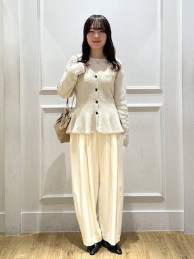 「A part by（アパートバイ）のスラックスコクーンボリュームパンツ（スラックス、ホワイト系）」を使った、tutuememさん（レディース）の春コーディネート