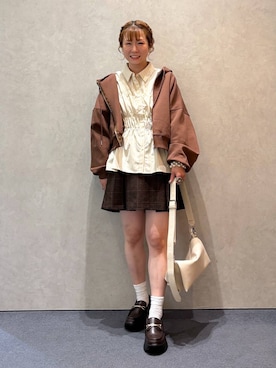 「LOWRYS FARM（ローリーズファーム）の【500mlペットボトル収納可】フラップショルダーＢＡＧ 1046881（ショルダーバッグ、ホワイト系）」を使った、ふうかちさん（レディース・156cm）の秋コーディネート