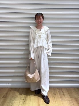 「LOWRYS FARM（ローリーズファーム）のギャザーワイドイージーパンツ　288508（その他パンツ、ホワイト系）」を使った、ふうかちさん（レディース・156cm）の春コーディネート