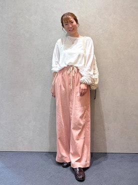 「LOWRYS FARM（ローリーズファーム）のＵＳＥＦＵＬシアープルオーバー　580950（Tシャツ/カットソー、ホワイト系）」を使った、ふうかちさん（レディース・156cm）の秋コーディネート
