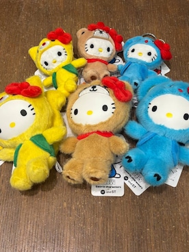 「Me%（ミィパーセント）の【HELLO KITTY】BIGぬいキーチャーム 647115（キーホルダー、その他）」を使った、ふうかちさん（レディース・156cm）の春コーディネート