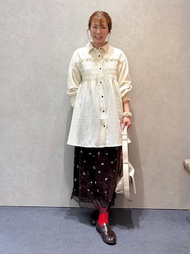 「LOWRYS FARM（ローリーズファーム）の【500mlペットボトル収納可】フラップショルダーＢＡＧ 1046881（ショルダーバッグ、ホワイト系）」を使った、ふうかちさん（レディース・156cm）の秋コーディネート