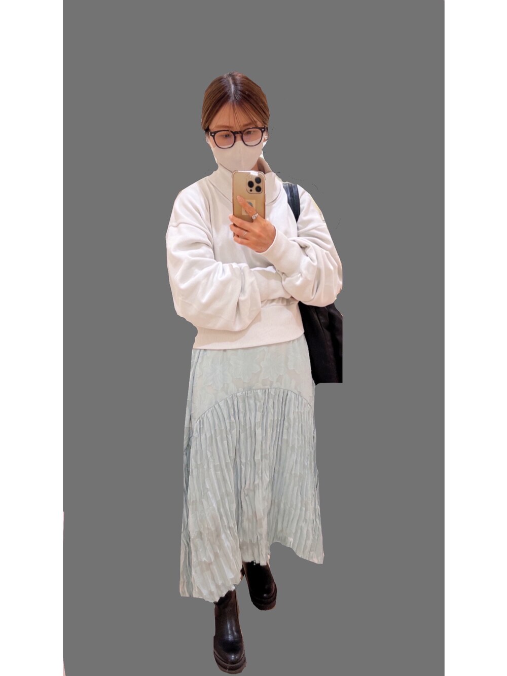 「休日スタイル、お洒落さんとつながりたい、今日のコーデ、低身長、低身長コーデ、スウェット、outfit、ワンピース」｜「Kastaneの【2022AWアイテム/サイズ展開あり】シアージャガードレースワンピース（ワンピース、グリーン系）」を使った、おまめさん（レディース・150cm）の秋コーディネートの1枚目の写真