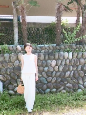「アイテム（ニット/セーター）」を使った、RYOKO  Yuhasaさん（レディース・172cm）の夏コーディネート