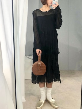 「アイテム（ローファー、ゴールド系）」を使った、mayuさん（レディース・160cm）の秋コーディネート