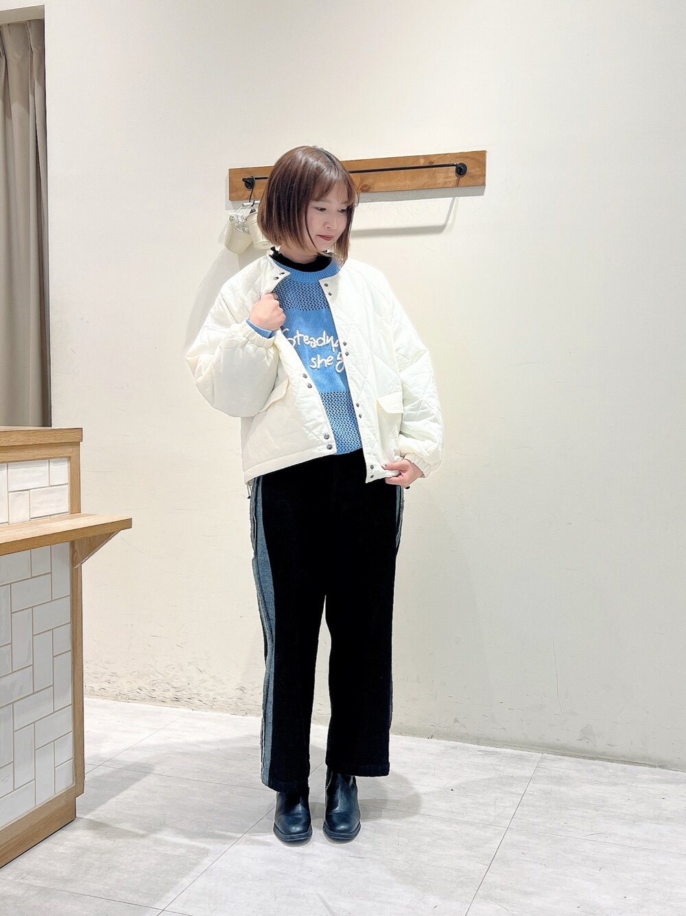 「Samansa Mos2 blueの◎切替デニムパンツ（その他パンツ、ブラック系）」を使った、てぃ𖠚໊｡ﾟさん（レディース・165cm）の冬コーディネートの1枚目の写真
