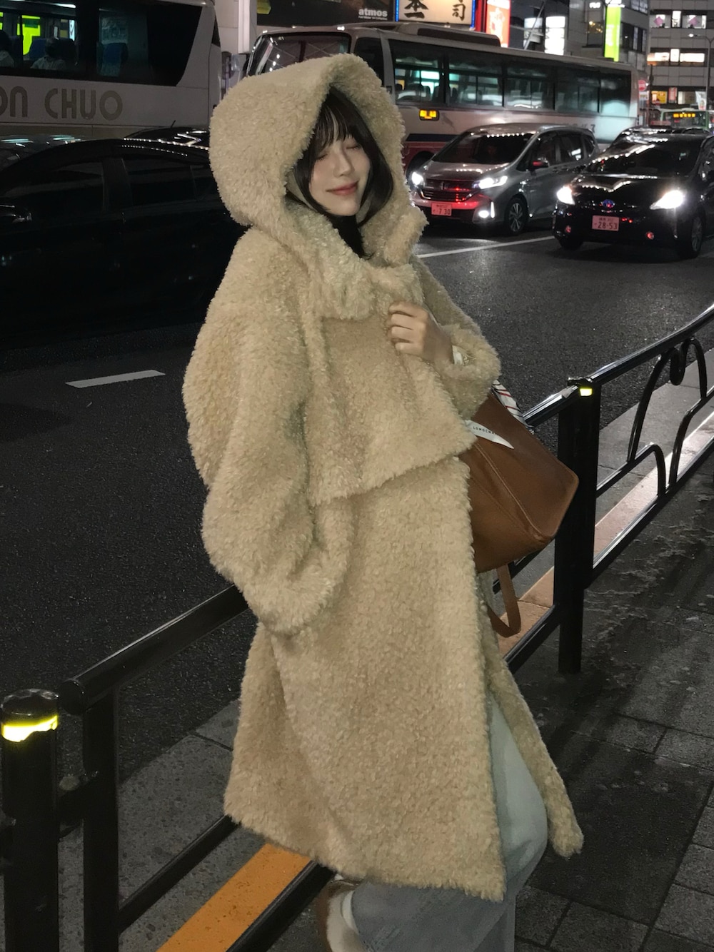 「真冬のあったかスタイル、デニム、moussy、ロンシャン」｜「LONGCHAMPのル フローネ S トップハンドルバッグ（ハンドバッグ、ブラウン系）」を使った、深結(みゆ)さん（骨格ストレート・レディース・159cm）の冬コーディネートの1枚目の写真