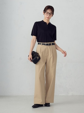 「COMME CA MODELS（コムサモデルズ）の【美しいベーシックパンツ】ワイドシルエット チノパンツ（チノパンツ、ベージュ系）」を使った、COMME CA ISM STAFFさん（レディース・156cm）の春コーディネート