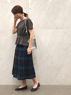 「リバーシブル」｜「アイテム（財布/小物）」を使った、COMME CA ISM STAFFさん（レディース・168cm）の夏コーディネート
