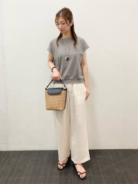 「COMME CA ISM（コムサイズム）のアイテム」を使った、COMME CA ISM STAFFさん（レディース・167cm）の夏コーディネート