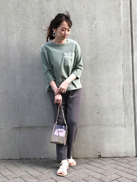 「ONIGIRI（オニギリ）のアイテム（サンダル）」を使った、COMME CA ISM STAFFさん（レディース・164cm）の夏コーディネート