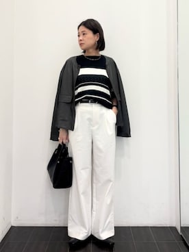 「COMME CA MODELS（コムサモデルズ）の【美しいベーシックパンツ】裏メッシュ チノパンツ（チノパンツ、ホワイト系）」を使った、COMME CA ISM STAFFさん（レディース・156cm）の春コーディネート