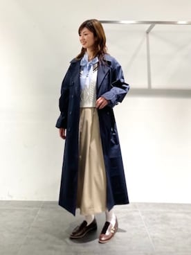 「COMME CA ISM（コムサイズム）のチルデン 深Ｖネックニット（ニット/セーター、ホワイト系）」を使った、COMME CA ISM STAFFさん（レディース・156cm）の春コーディネート