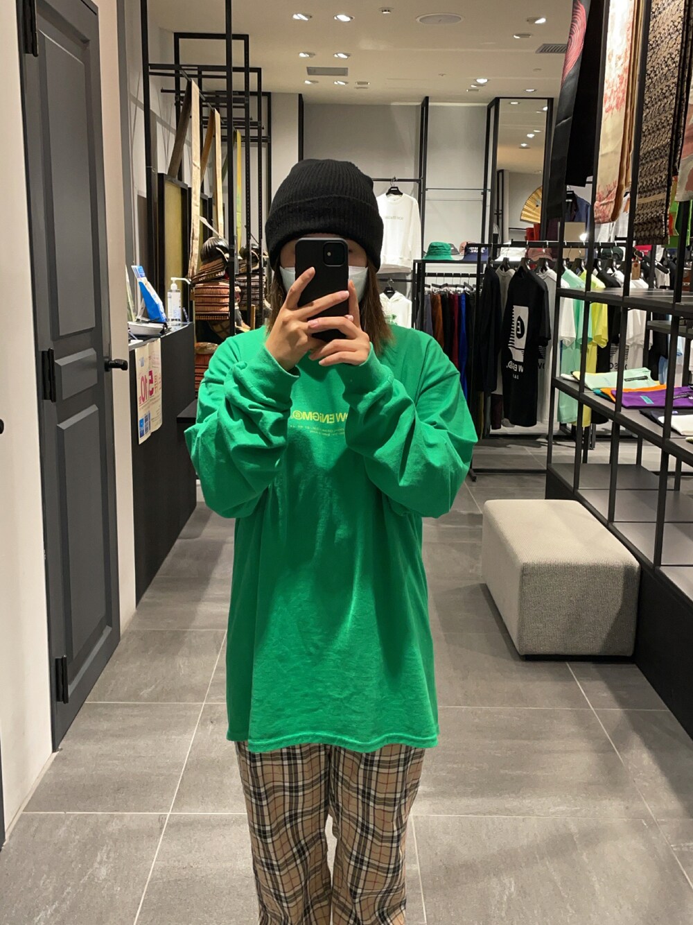「秋服、ラクチンコーデ、カジュアル、スニーカー、メンズライク、低身長、wearhalloween2021、いいね、save、フォローお願いします🤑、ストリートMIX、ストリートファッション、ストリート女子、古着MIX、古着好きな人と繋がりたい」｜「ニット帽のアイテム（ニットキャップ/ビーニー、ブラック系）」を使った、ᴍᴀɪᴋᴀさん（レディース・148cm）の秋コーディネートの1枚目の写真