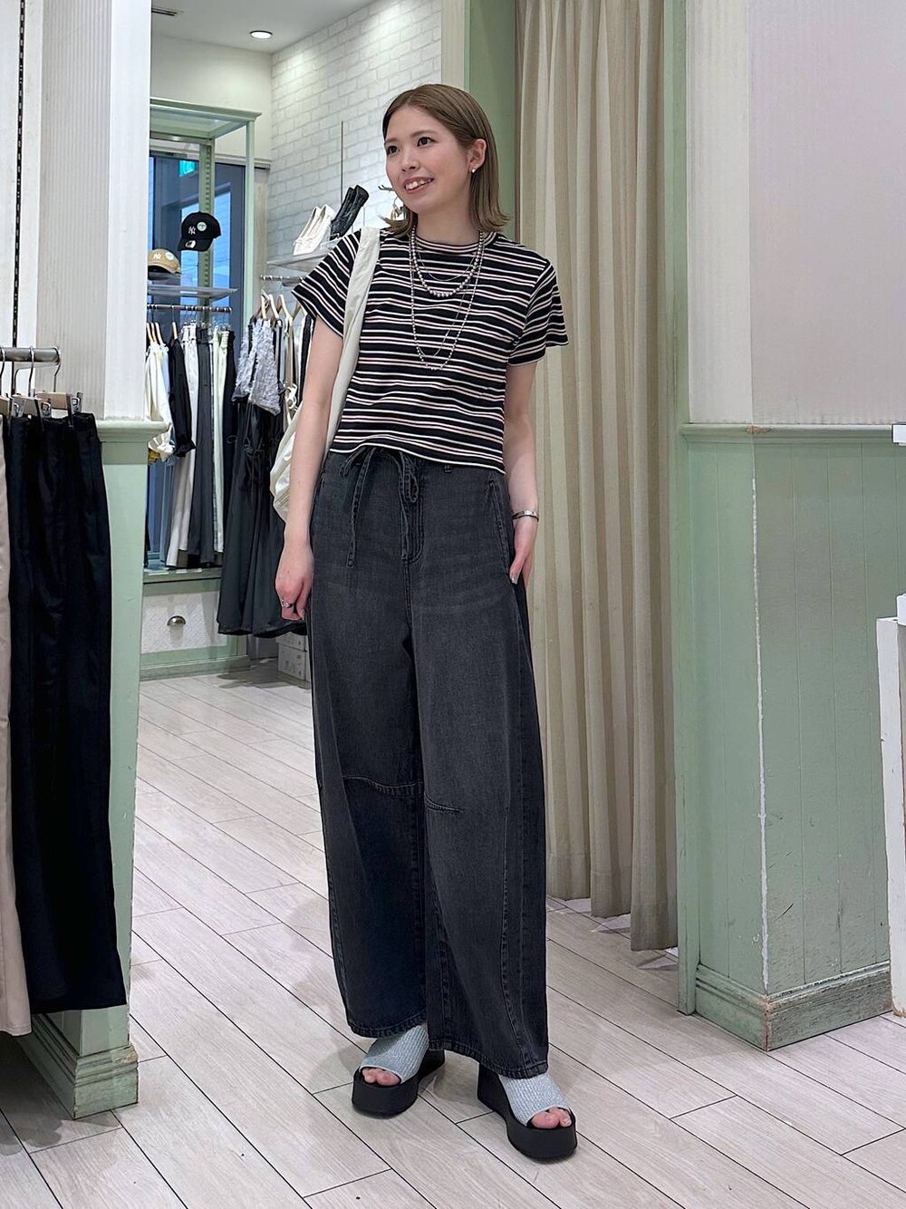 shiori(LOWRYS FARM 浜松メイワン)｜LOWRYS FARMのTシャツ/カットソーを使ったコーディネート - WEAR