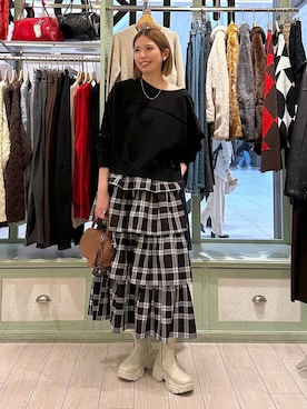 「アイテム（ボストンバッグ）」を使った、shioriさん（レディース・167cm）の秋コーディネート