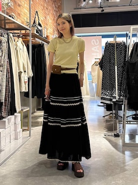 「LOWRYS FARM（ローリーズファーム）の２ＰタンクレイヤードＳＳ 1048915（Tシャツ/カットソー、イエロー系）」を使った、shioriさん（レディース・167cm）の夏コーディネート