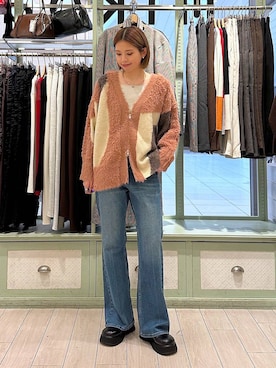 「アイテム（カーディガン/ボレロ、ピンク系）」を使った、shioriさん（レディース・167cm）の秋コーディネート