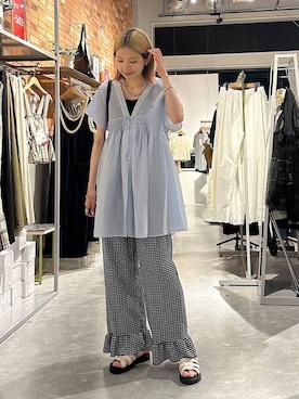 「LOWRYS FARM（ローリーズファーム）のスタイルＵＰクロスカップキャミ　100757（Tシャツ/カットソー、ブラック系）」を使った、shioriさん（レディース・167cm）の夏コーディネート