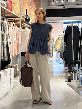「LOWRYS FARM（ローリーズファーム）のドッキングペプラムノースリーブ　1032148（Tシャツ/カットソー、ブルー系）」を使った、shioriさん（レディース・167cm）の夏コーディネート