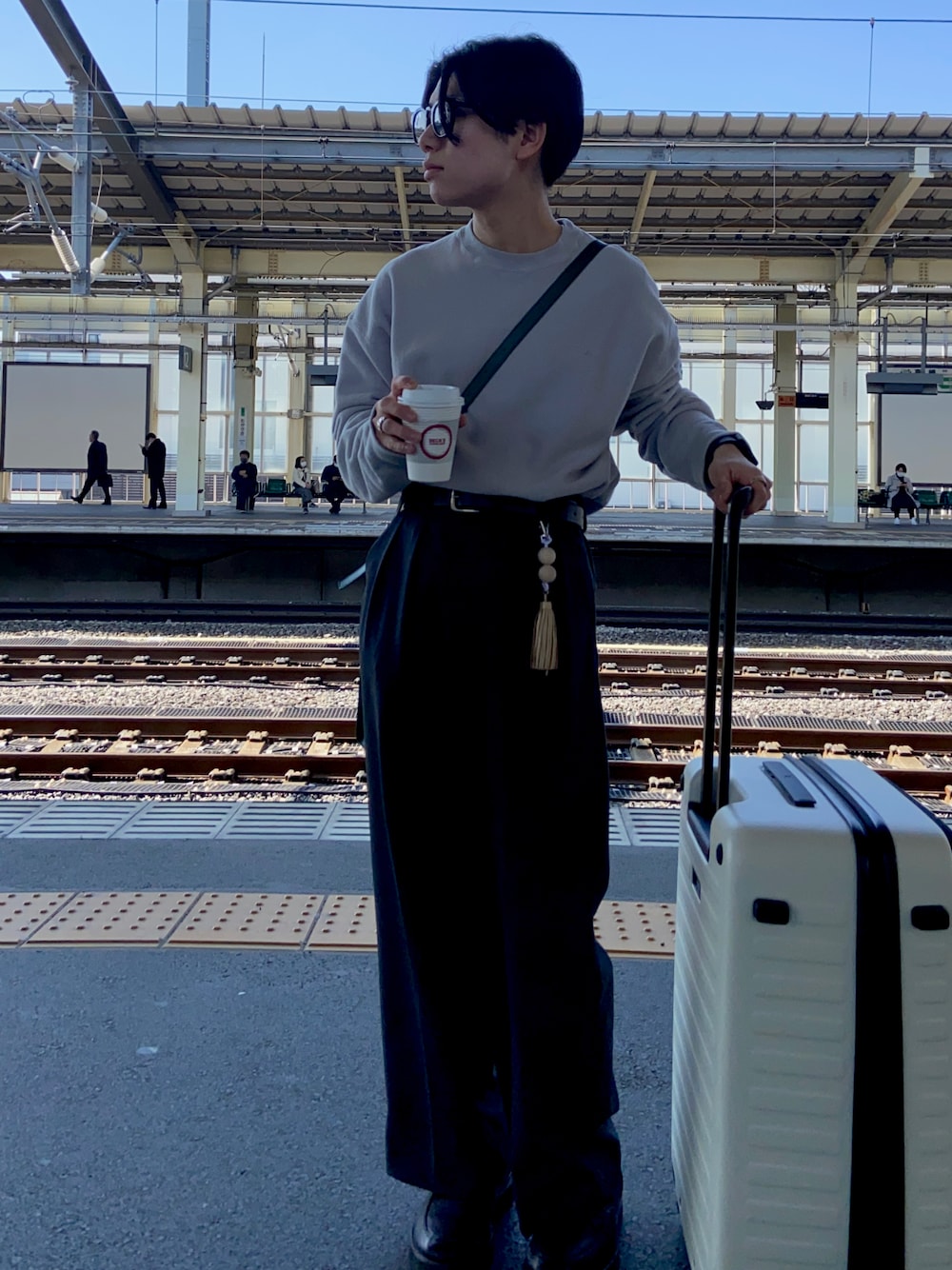 「ATONのATON (エイトン)x B'2nd 別注GARMENT DYE URAKE | OVERSIZED SWEAT SHIRT/ユニセックス（スウェット、グレー系）」を使った、ntasmt_21さん（メンズ・163cm）の春コーディネートの1枚目の写真
