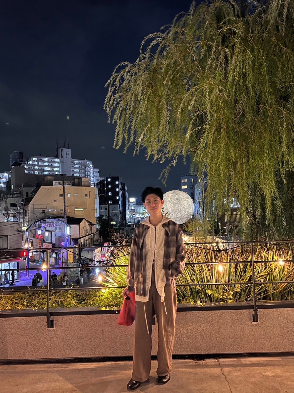 「秋コーデ、メガネ男子、暖色コーデ」｜「PUBLIC TOKYOのPUBLIC DENIM RELAXWIDE（デニムパンツ、ブラウン系）」を使った、ntasmt_21さん（メンズ・163cm）の秋コーディネートの1枚目の写真