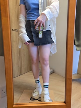 GUのTシャツ/カットソー（ブルー系）を使った人気ファッション