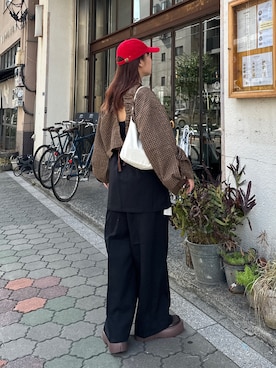 「アイテム（キャップ）」を使った、yuri さん（レディース・162cm）の秋コーディネート