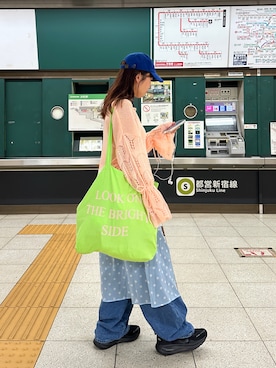 「アイテム（キャップ）」を使った、yuri さん（レディース・162cm）の秋コーディネート