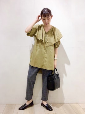「襟付きトップス」｜「アイテム（その他シューズ）」を使った、yoshikaさん（レディース・156cm）の秋コーディネート