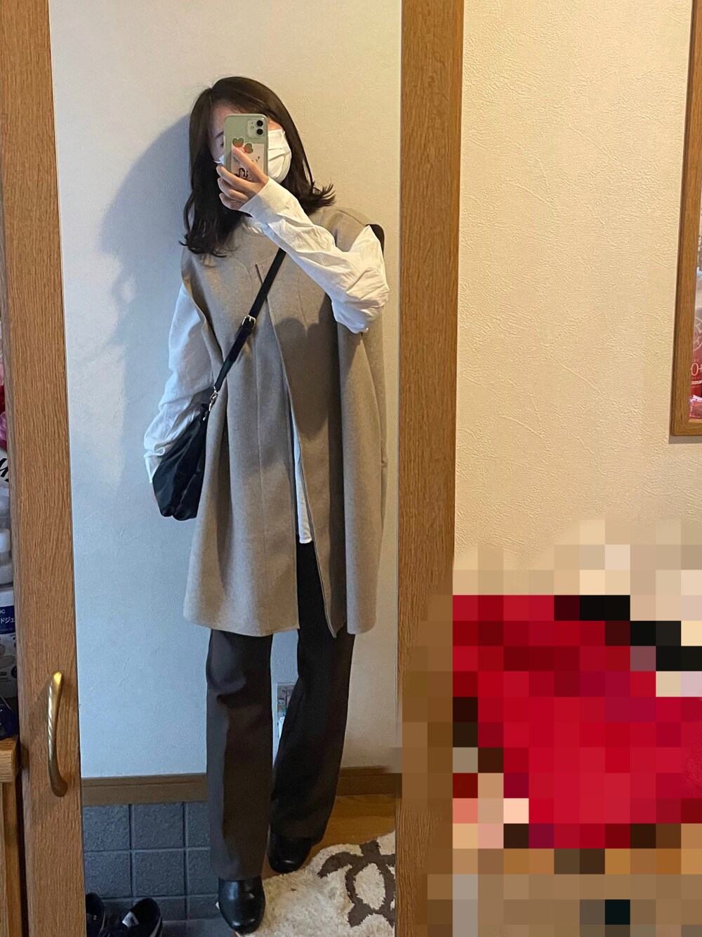 「ごきげんウィーク、シンプル、きれいめカジュアル、低身長コーデ、着回しコーデ、骨格ウェーブ」｜「tiptopの【web限定S,Lサイズ・セットアップ対応】センタープレスセミフレアスラックス（スラックス、グレー系）」を使った、もえかさん（レディース・152cm）の春コーディネートの1枚目の写真