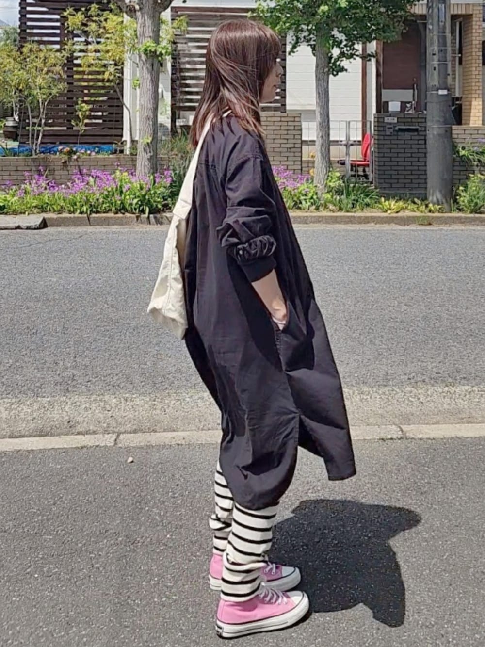 「カッチ、kacch.、ソウルベリー、カジュアル、ボーダー、ボーダーレギンス、ichi、ラクチンコーデ、おしゃれさんと繋がりたい、イエベ秋、骨格ナチュラル、159cm、ピンク」｜「soulberryのアイテム（シャツワンピース、ブラック系）」を使った、RIyO.さん（骨格ナチュラル・レディース・159cm）の春コーディネートの1枚目の写真