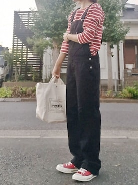 「黒サロペット」｜RIyO.さん（レディース・159cm）の秋コーディネート