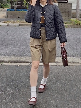「大人ガーリー」｜「アイテム（ノーカラージャケット）」を使った、RIyO.さん（レディース・159cm）の秋コーディネート