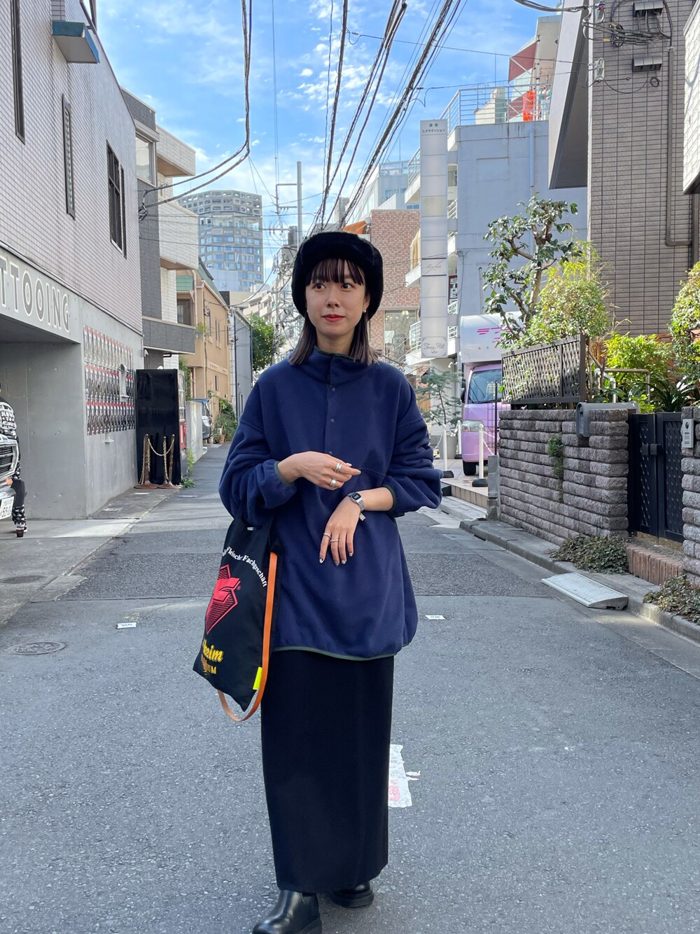 「Kastane、カスタネ、WHIMSIC、古着、メンズライク、メンズライクコーデ、スカート、低身長、低身長コーデ、カジュアルコーデ、カジュアル、フリース、ラフ」｜「WHIMSICの【UNISEX】マイクロフリーススナップTEE（Tシャツ/カットソー、ブルー系）」を使った、miruさん（レディース・155cm）の冬コーディネートの1枚目の写真
