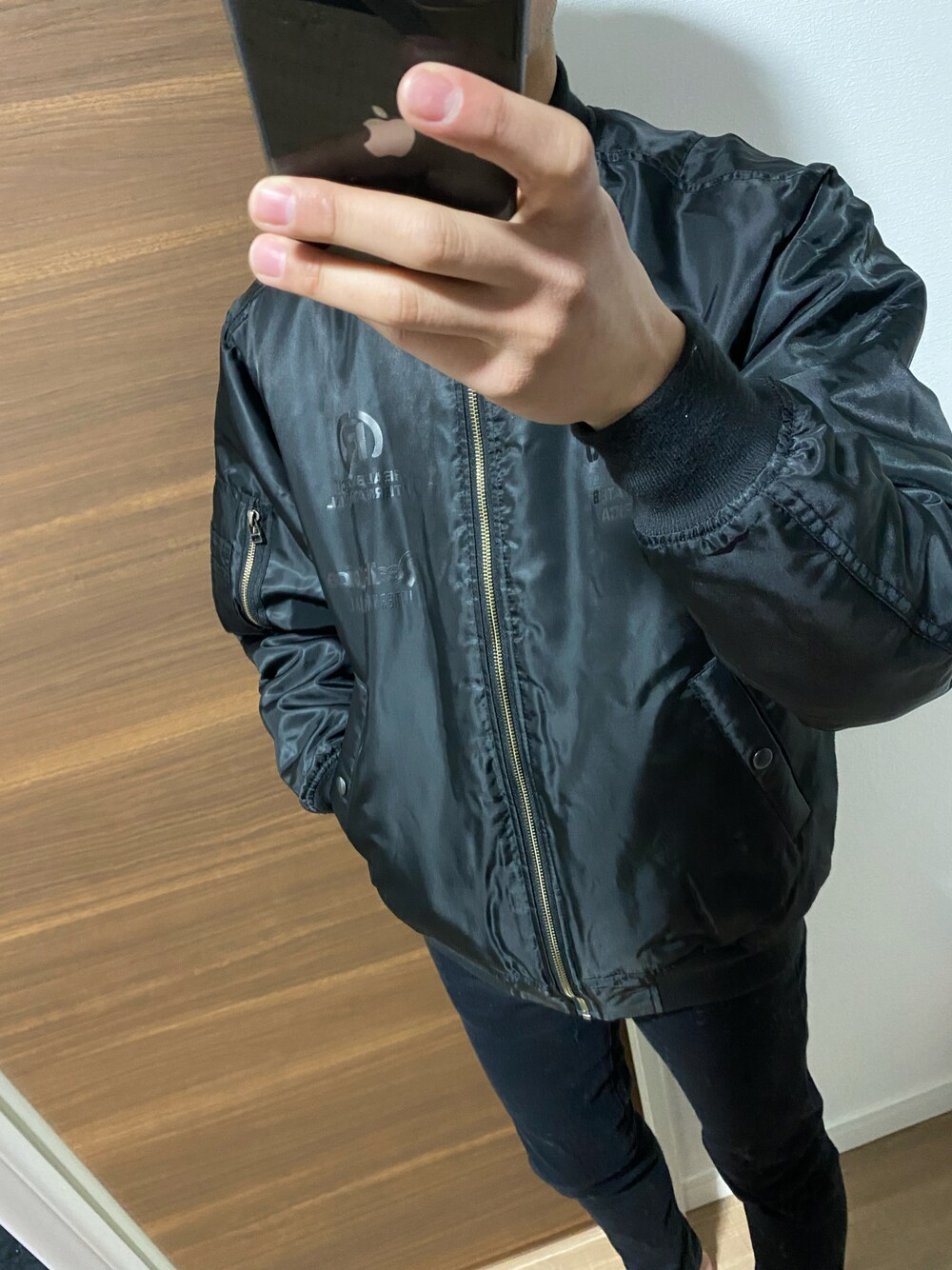 「ブラックコーデ、低身長、低身長男子、おしゃれさんと繋がりたい、フォロバ100％」｜「GUのアイテム（その他パンツ、ブラック系）」を使った、ふみ【相互】さん（メンズ・166cm）の冬コーディネートの1枚目の写真