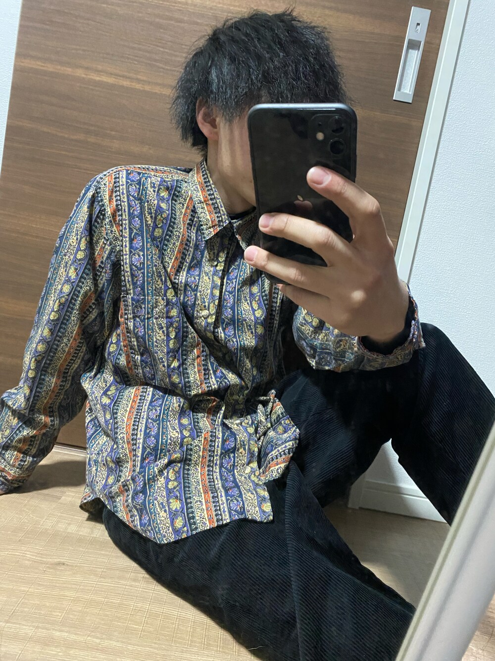 「お洒落さんとつながりたい、低身長、低身長コーデ、柄シャツ、古着、古着MIX、古着好きな人と繋がりたい」｜「GUのアイテム（その他パンツ、ブラック系）」を使った、ふみ【相互】さん（メンズ・166cm）の冬コーディネートの1枚目の写真