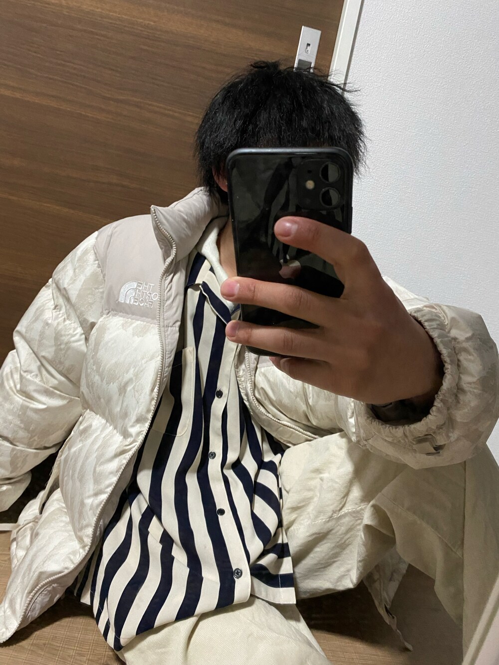 「冬コーデ、お洒落さんとつながりたい、冬、あったかコーデ、ホワイトコーデ、低身長、低身長コーデ、ダウンジャケット、フォロバ100％」｜「THE NORTH FACEのアイテム（ダウンジャケット/コート、ホワイト系）」を使った、ふみ【相互】さん（メンズ・166cm）の冬コーディネートの1枚目の写真