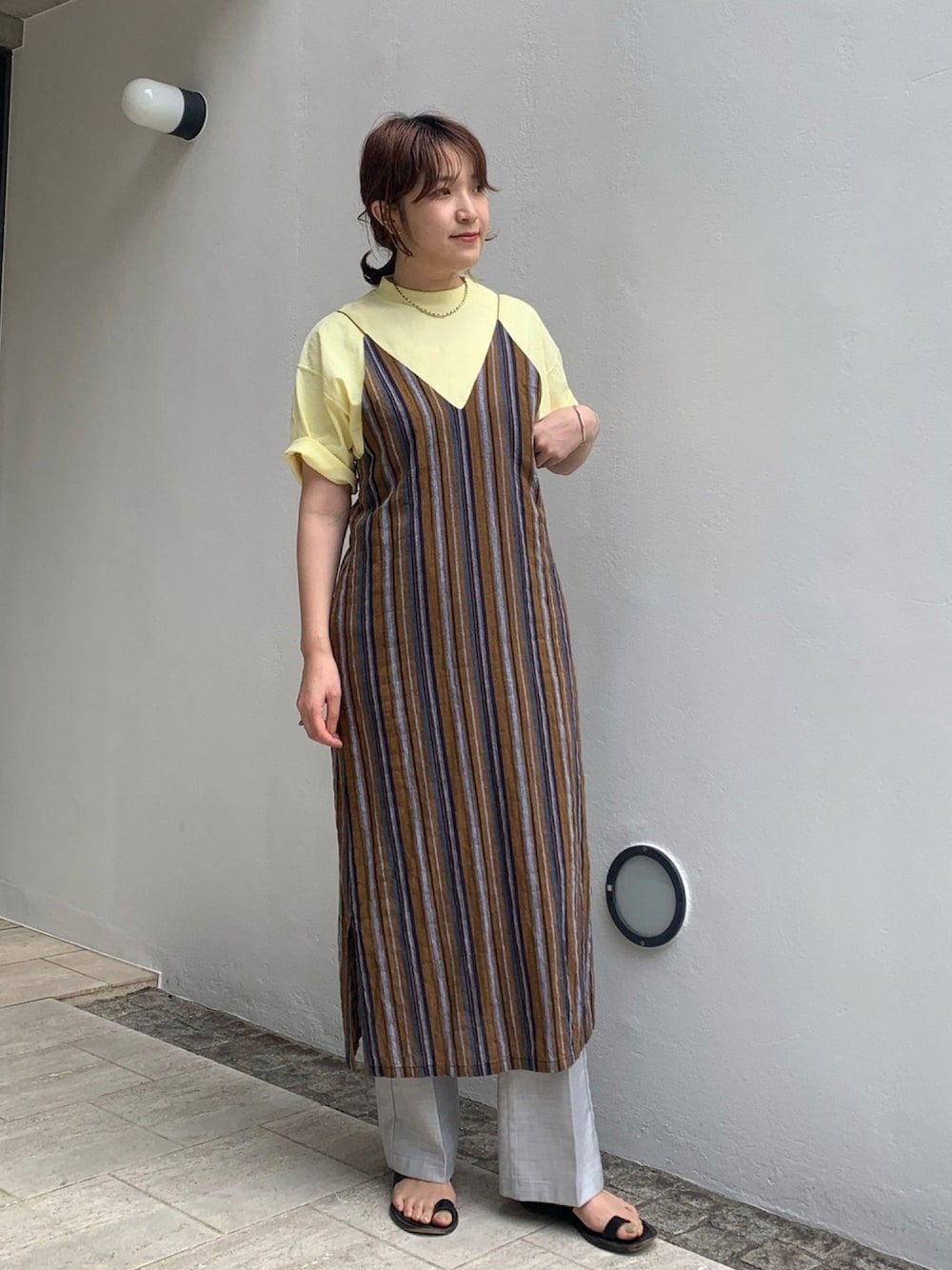 「イエロー、ストライプ、ストライプワンピース、カラーコーデ、キャミワンピ、カラーTシャツ、休日コーデ、休日スタイル、夏コーデ、ロングワンピース、長身」｜「FIL DE FERのランダムストライプ　スリップドレス（ワンピース、イエロー系）」を使った、koba.さん（レディース・168cm）の夏コーディネートの1枚目の写真