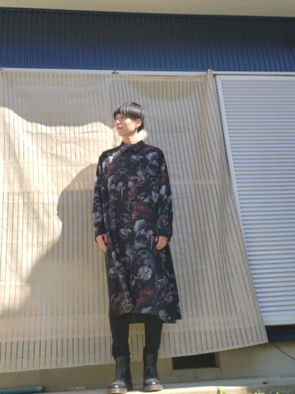 「秋のコーデ、秋服準備はじめました、柄シャツ、ロングシャツ、ラッドミュージシャン、ロック」｜「LAD MUSICIANのアイテム（シャツ/ブラウス、ブラック系）」を使った、りょってぃさん（メンズ・173cm）の秋コーディネートの1枚目の写真