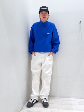 「ホワイトパンツ」｜「アイテム（ブルゾン）」を使った、城　京平さん（メンズ・173cm）の冬コーディネート