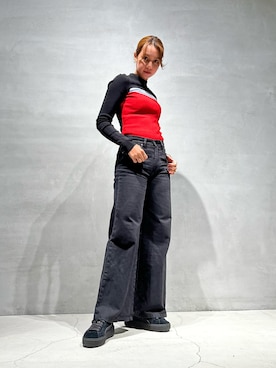「DIESEL（ディーゼル）のDIESEL FW21 デニム レディース ブラック フレア ワイドフィット（デニムパンツ、ブラック系）」を使った、Tolentino (トレンティーノ)さん（レディース・166cm）の秋コーディネート
